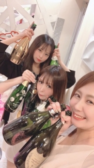 @ 🥂💗
